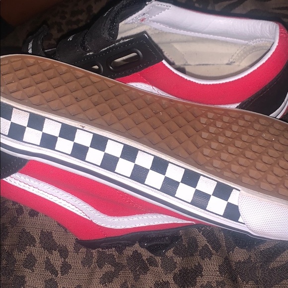 Shoes 7.5 - Picture 3 of 3